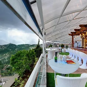 https://hotel-combermere.shimlahotels.net